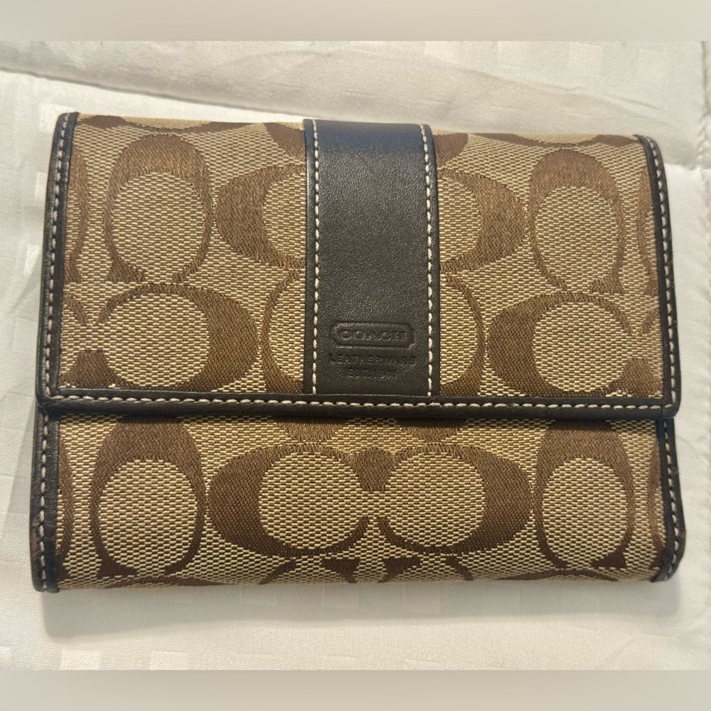 Brown Coach wallet. Authentic leather.
